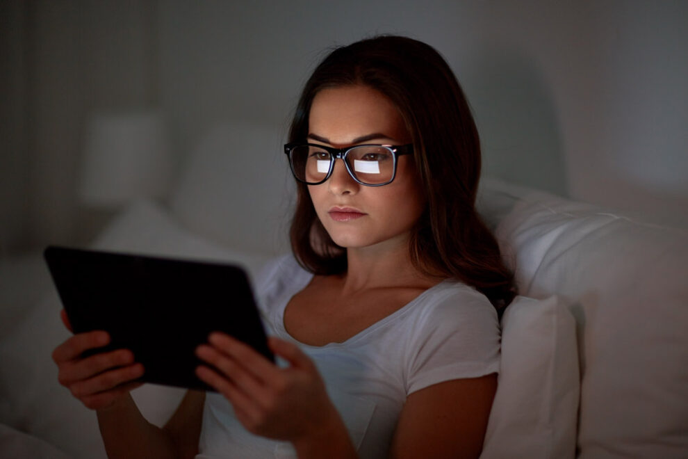lentes-con-refuerzo-acomodativo cansancio ocular relacionado con las pantallas